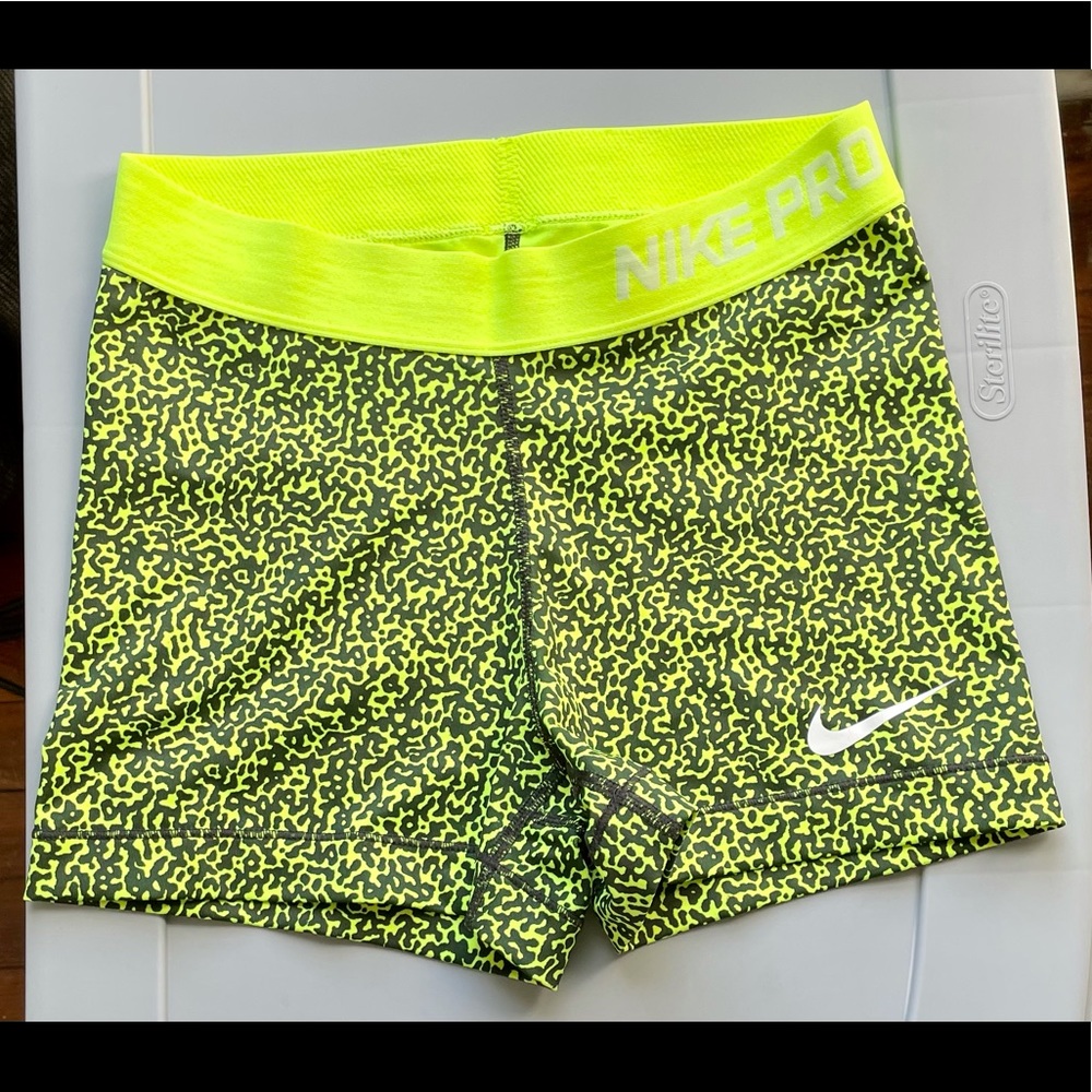 NIKE Pro 3” Shorts. Size SMALL